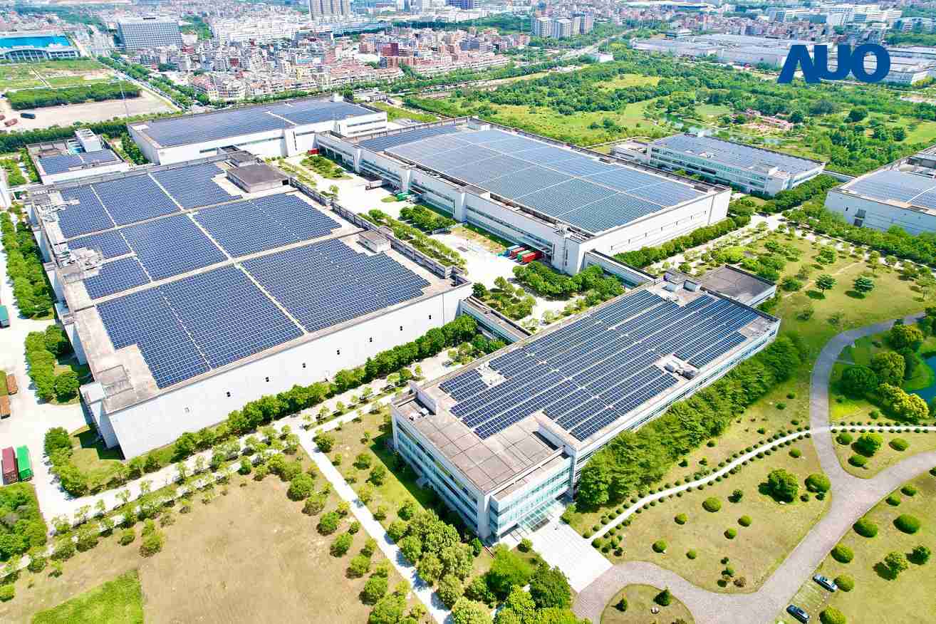 EBpay厦门推动智能制造同时，，，透过绿电创能纵深推进绿色转型，，，厂区全屋顶铺设太阳能光伏板，，，每年太阳能发电 2,600多万度